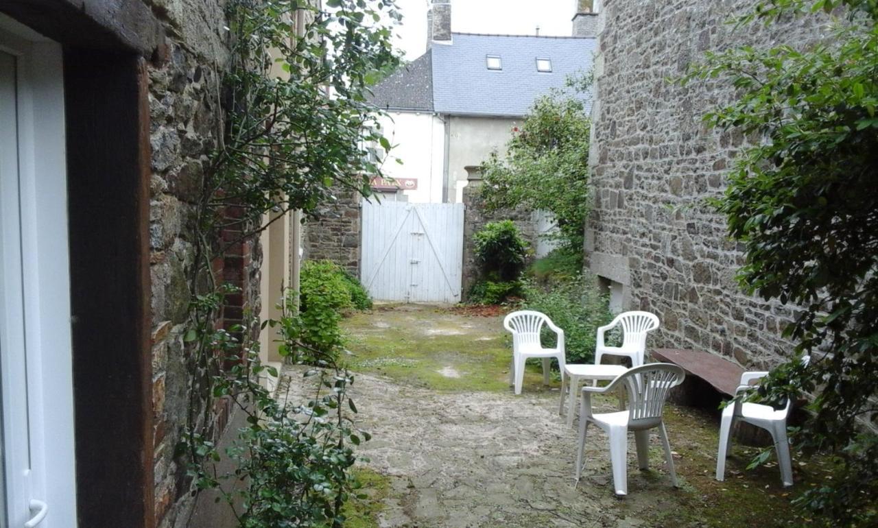 La Petite Maison D'Evran Évran Exterior foto